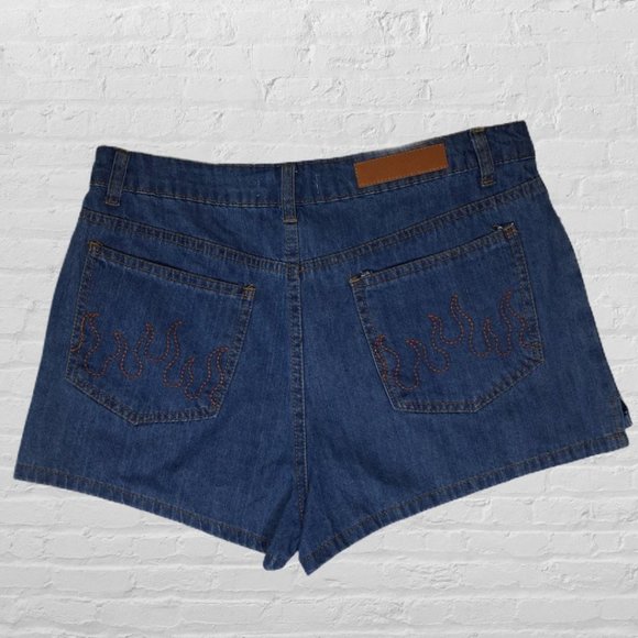 Honey Punch Embroidered Flame Pocket Shorts NWT Sz M - Picture 2 of 11